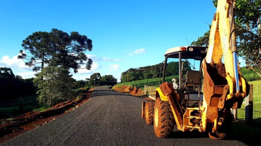 Estradas rurais do Paraná recebem investimento de R$ 348 milhões